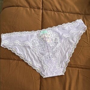Victoria’s Secret Dream Angels Cheekini Lace Trim Lavender Panty
